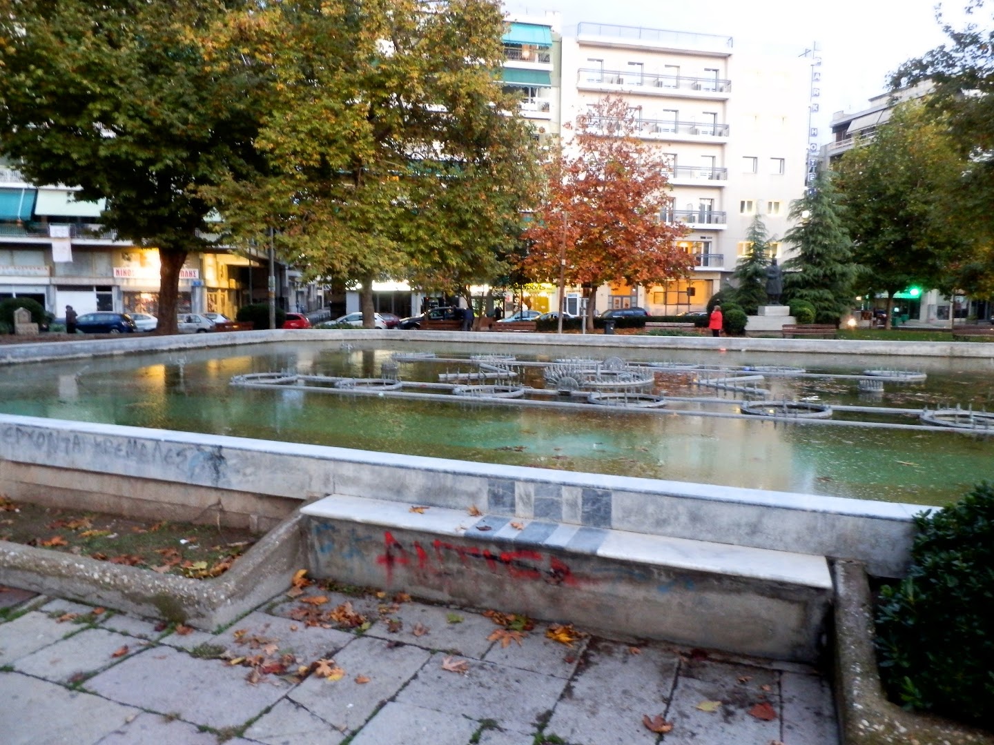 Φωτογραφία: Πλατεία Λαού