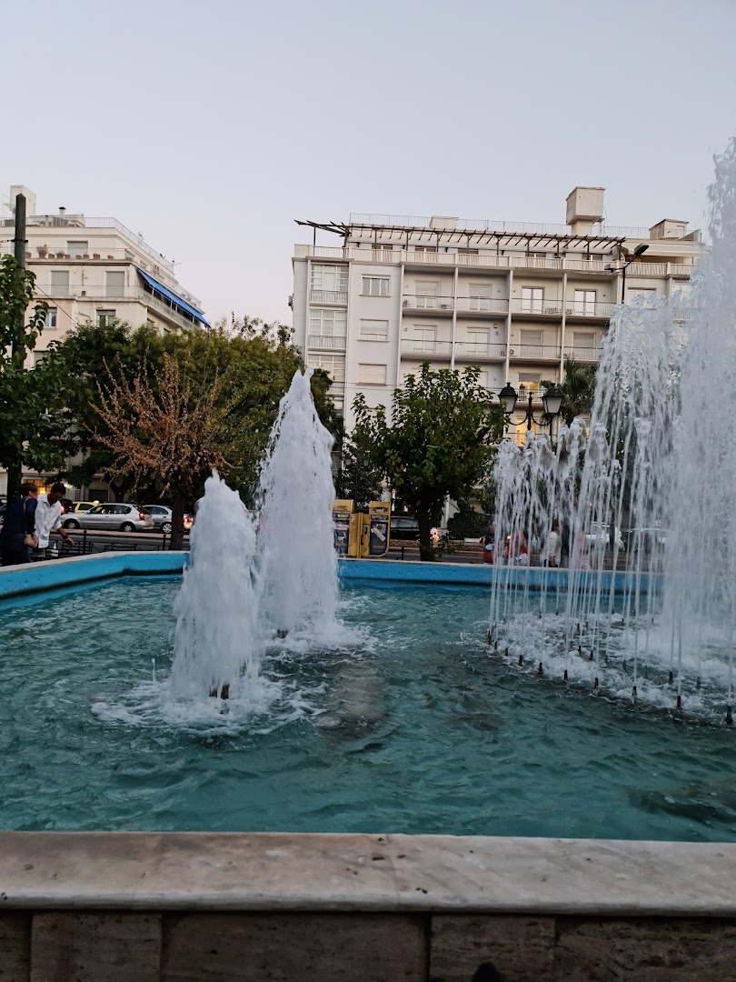 Φωτογραφία: Πλατεία Μαβίλη