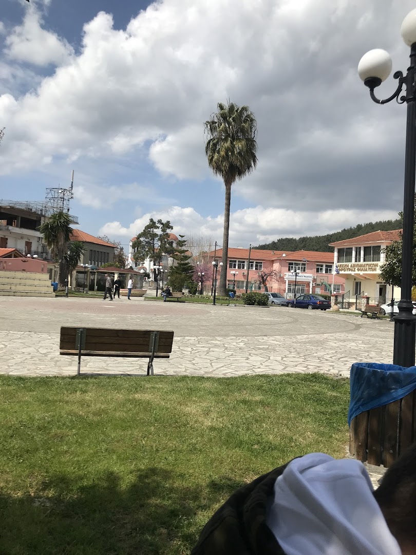 Φωτογραφία: Πλατεία Φιλιατών
