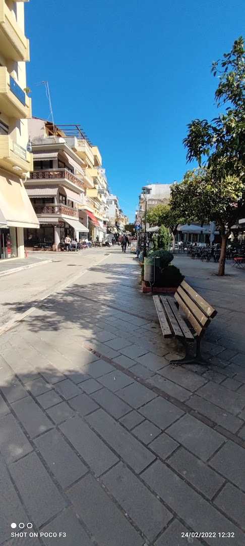Φωτογραφία: Πλατεία Μονοπωλίου