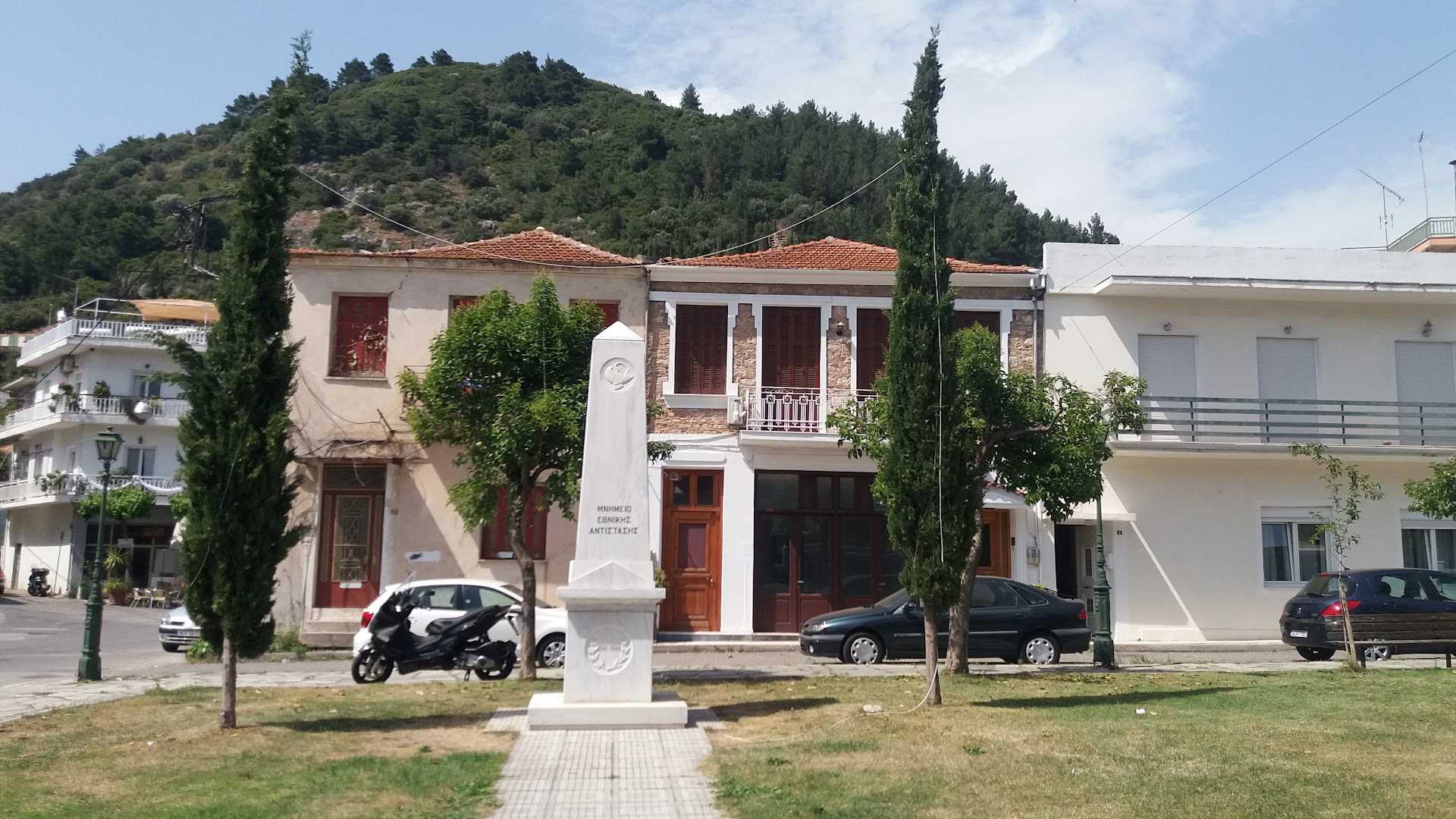 Φωτογραφία: Πλατεία Ησιόδου