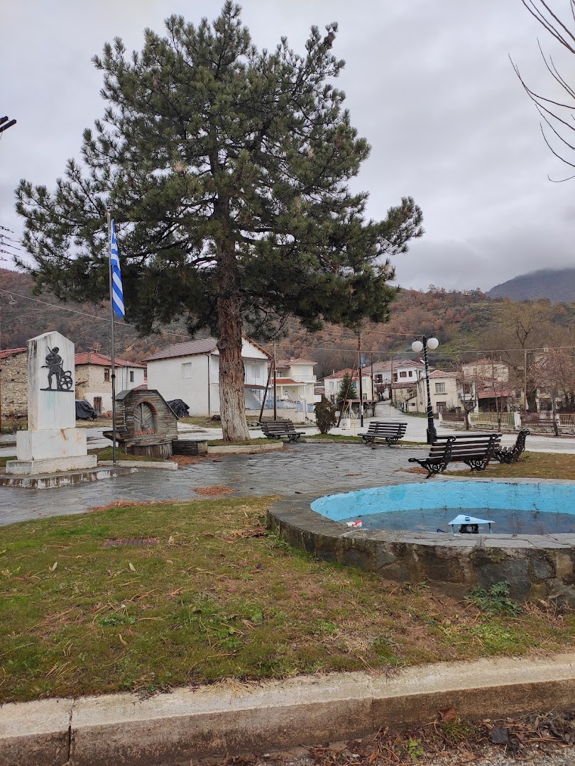 Φωτογραφία: Κεντρική πλατεία Μεταμόρφωσης