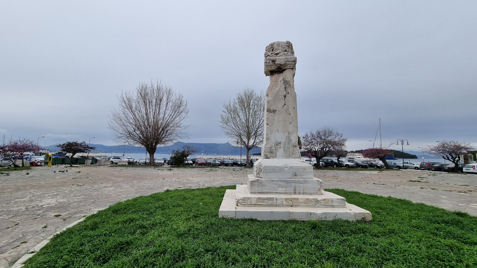 Φωτογραφία: Πλατεία 10ου Συντάγματος Πεζικού