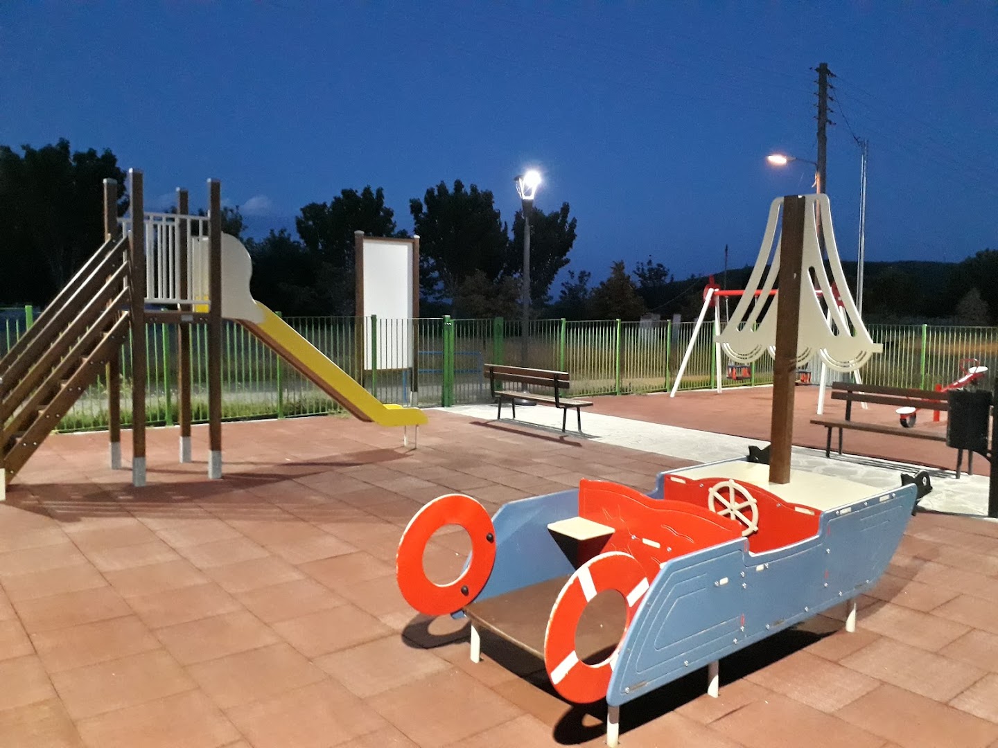 Φωτογραφία: Πάρκο Μικρό Παρίσι