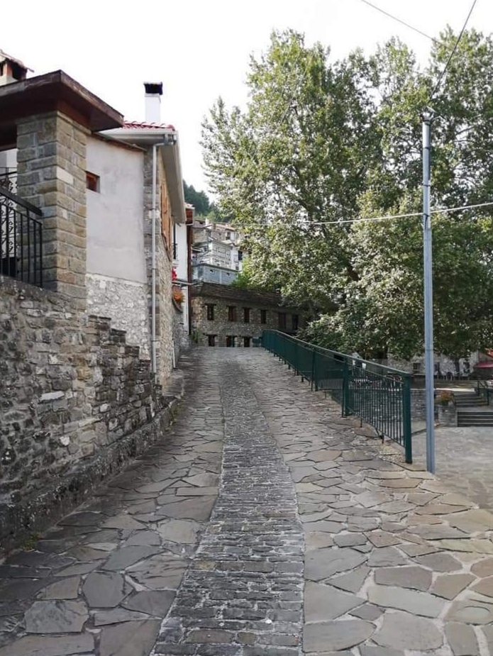 Φωτογραφία: Κεντρική πλατεία Δροσοπηγης