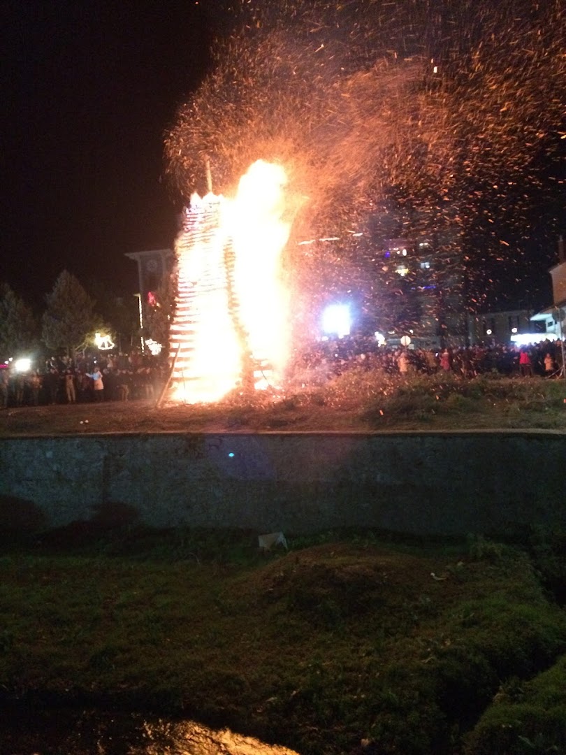 Φωτογραφία: Πλατεία Ηρώων, Φλώρινα
