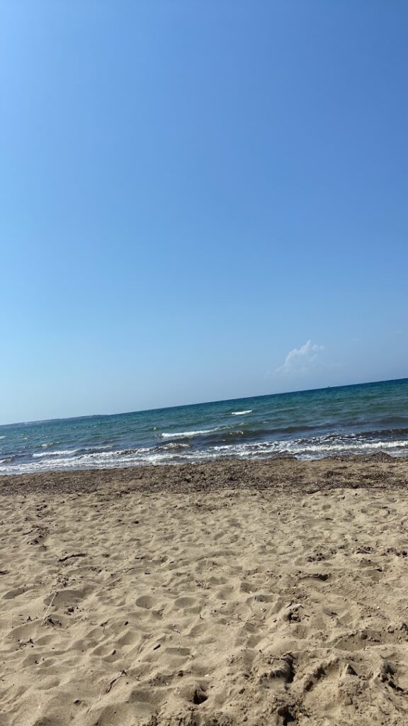 Φωτογραφία: Paralia Myrsinis